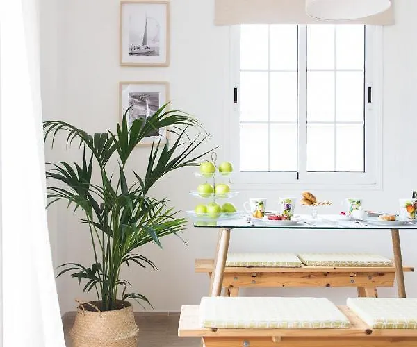 Lovely&sunny Near Poris Apartman